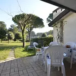 Villaggio Club Dei Pini 빌라 비비오네