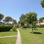 Villaggio Club Dei Pini 비비오네